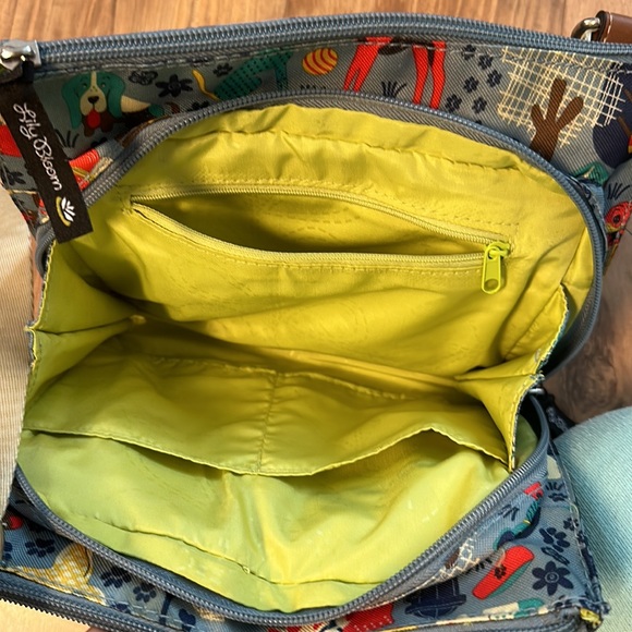 Lily Bloom purse with multiple pockets and adjustable strap - Picture 6 of 12